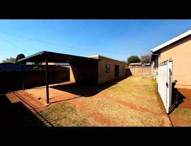 2 BEDROOM HOUSE FOR SALE IN MOFFATT VIEW